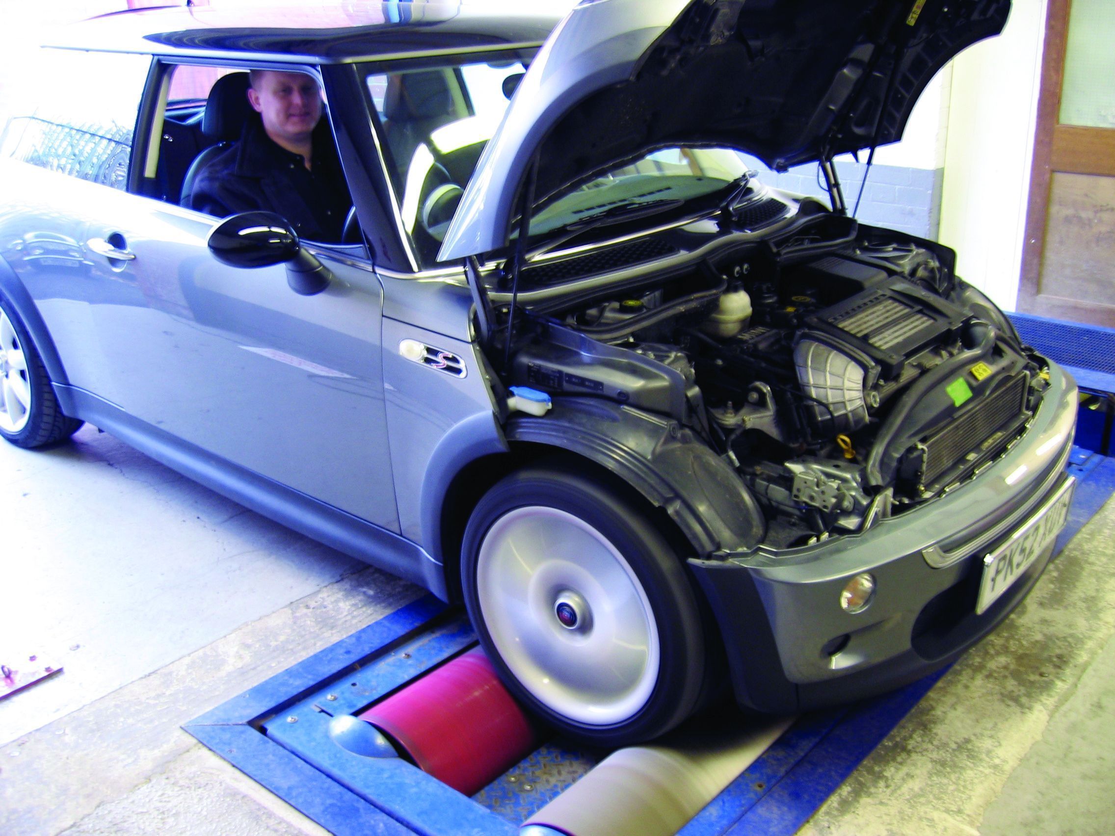 MINI Cooper S Rolling Road MINI Genuine Parts Garage