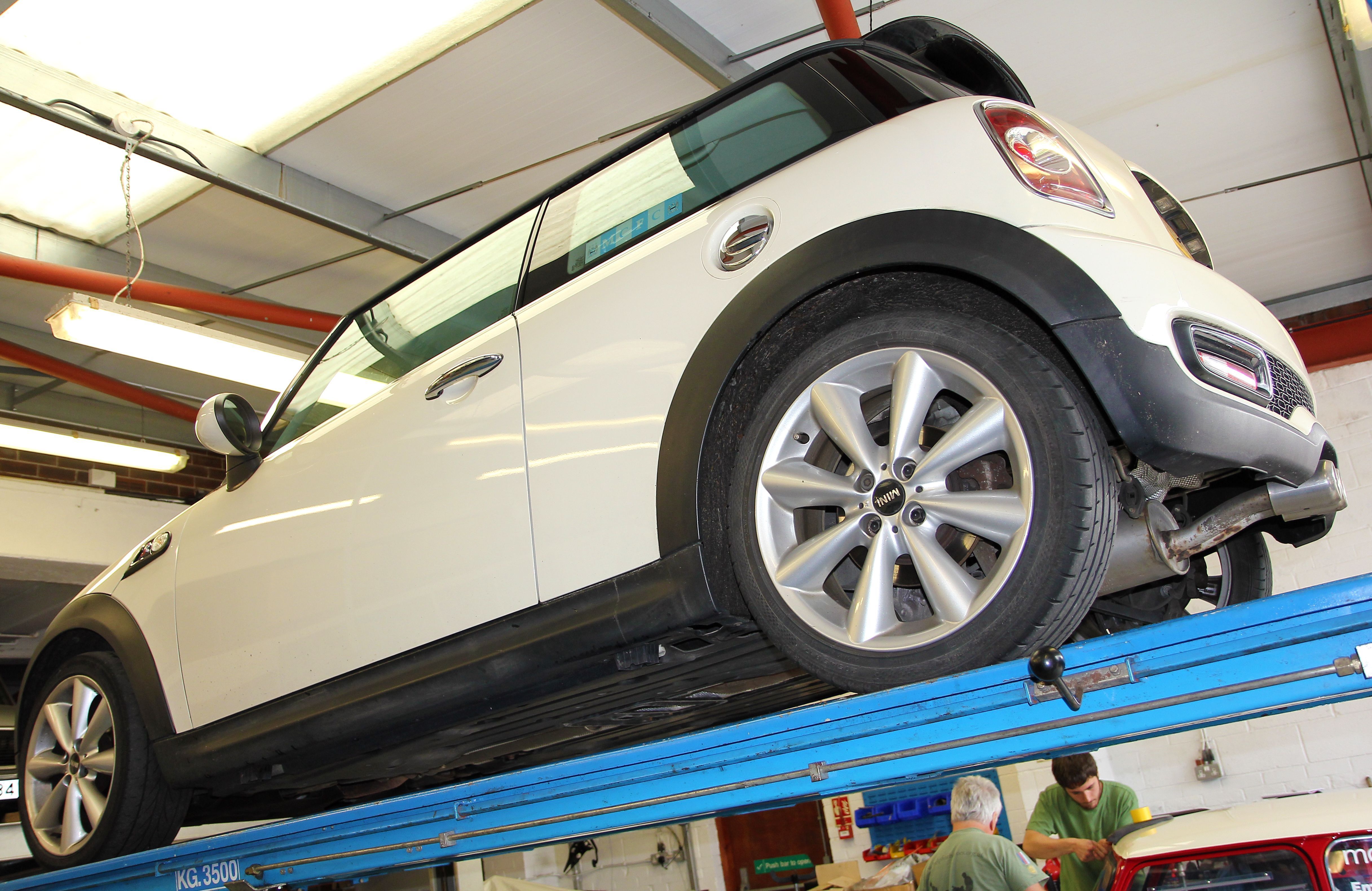 MINI Genuine Parts Garage